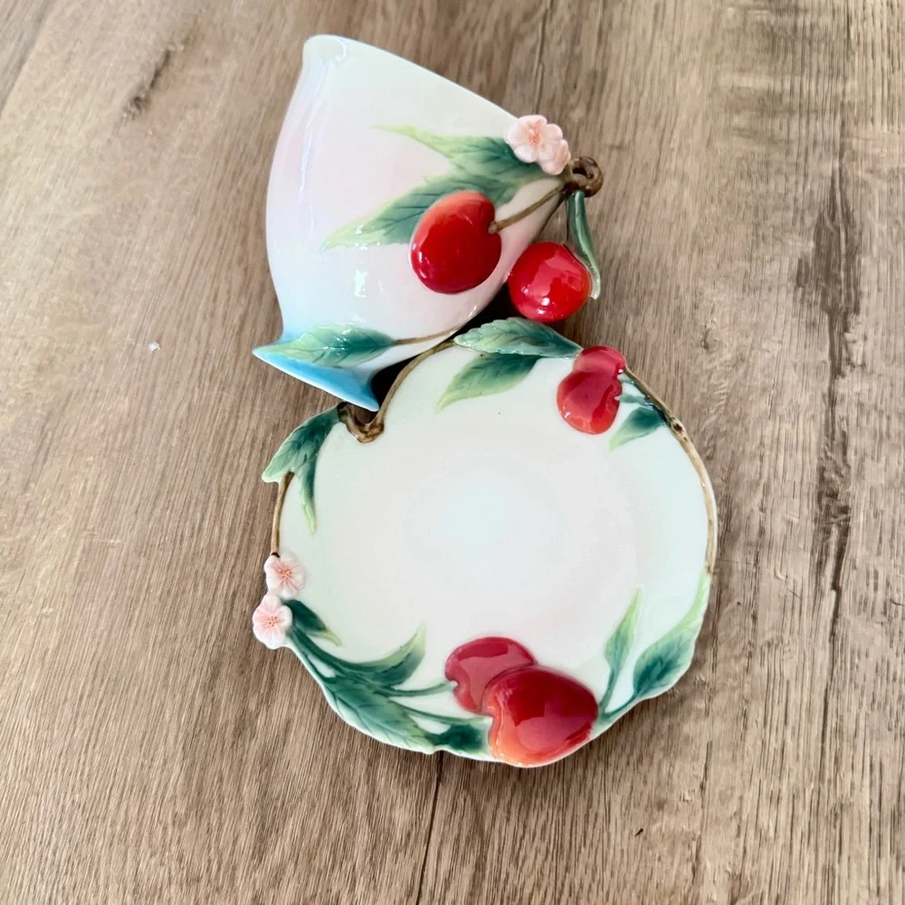 NIB‎ Vtg Franz Collection 3D Cherry Design Porcelain Cup Saucer Set FZ00181 2003